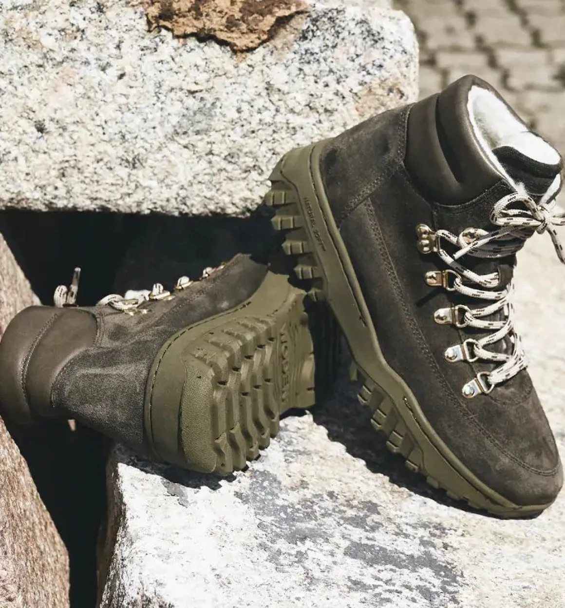 Woden Iris Track Suede Moss